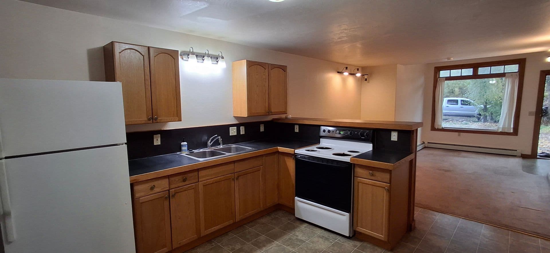 Gunnison Apartment: 808 1/2 W. Denver Ave.