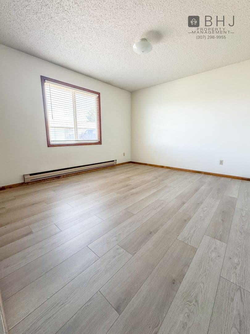 Sheridan Apartment: 1290 Sugarview Drive