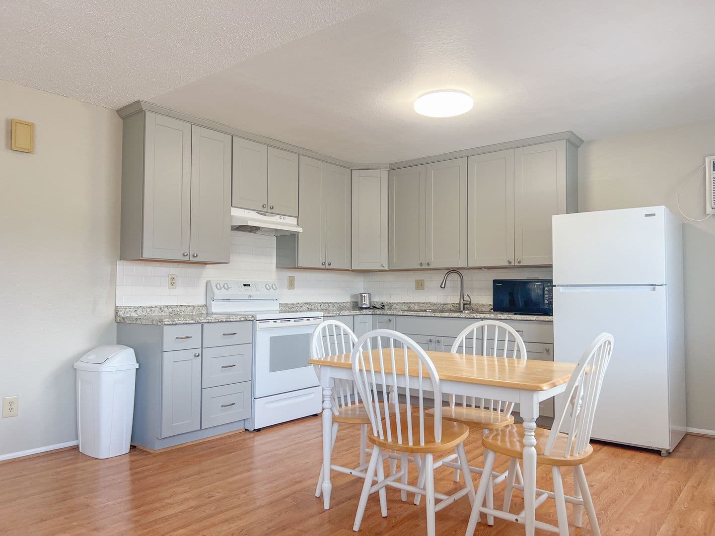 Big Horn Apartment: 215 Main St