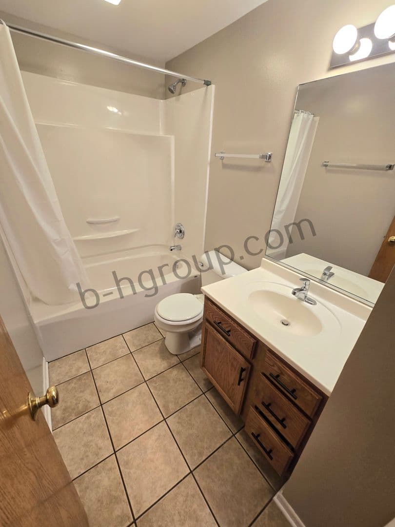 Kenosha Apartment: 2409 81st St
