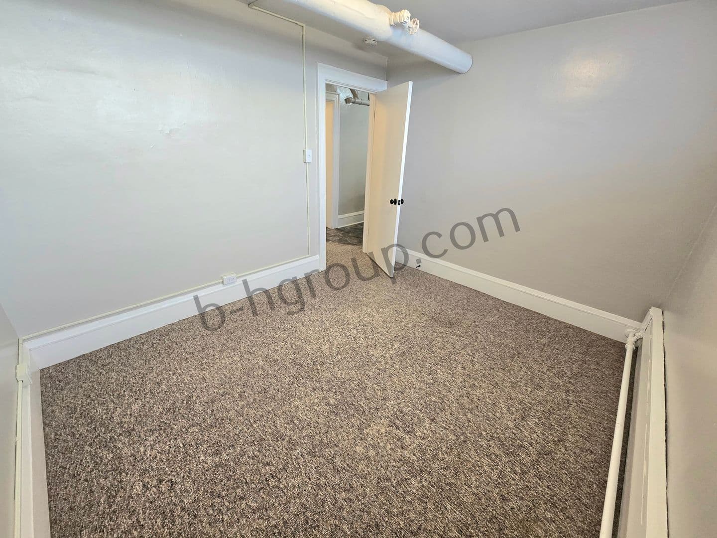 Kenosha Apartment: 811 60th St
