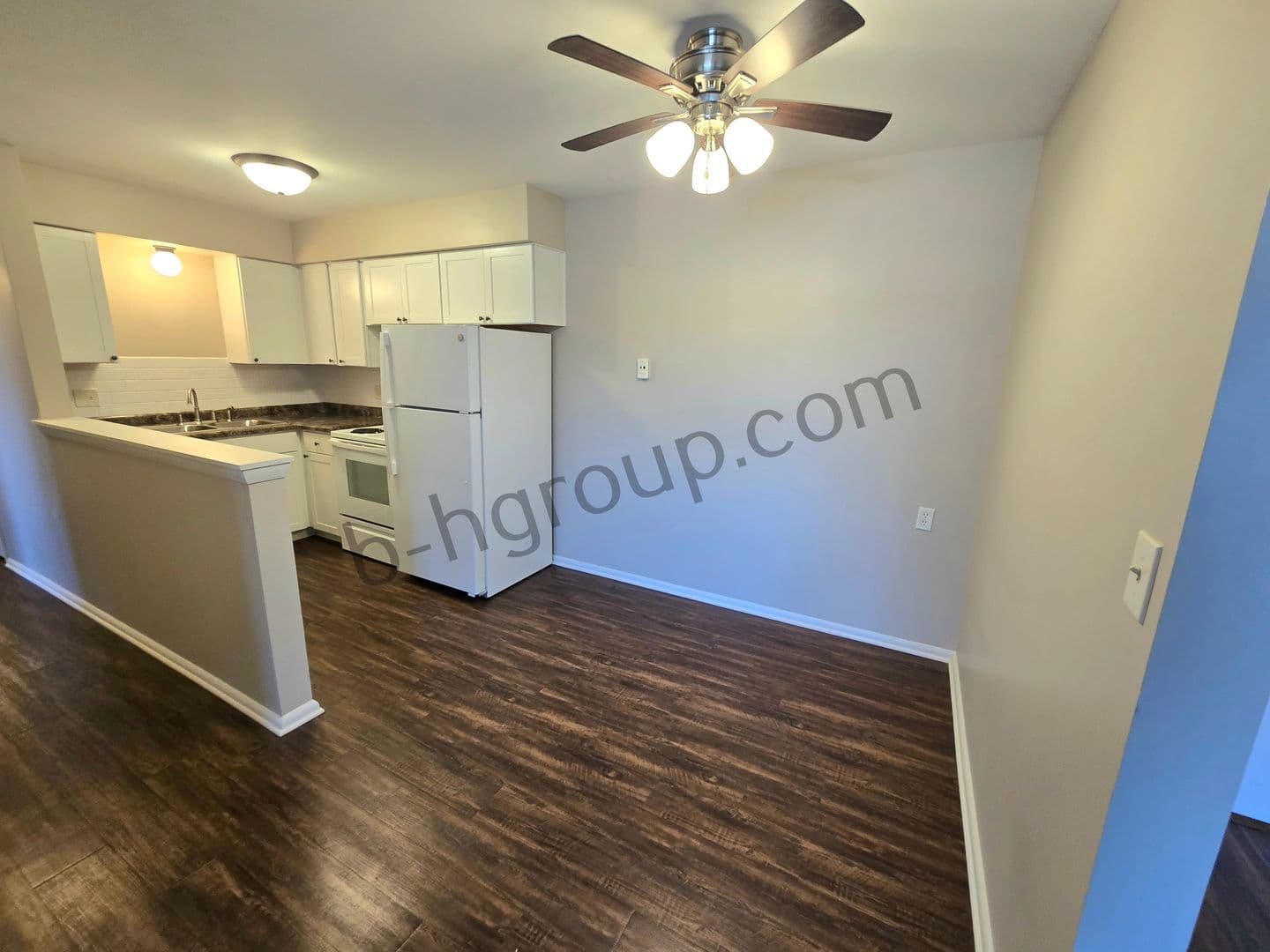 Kenosha Apartment: 5215 58th Ave