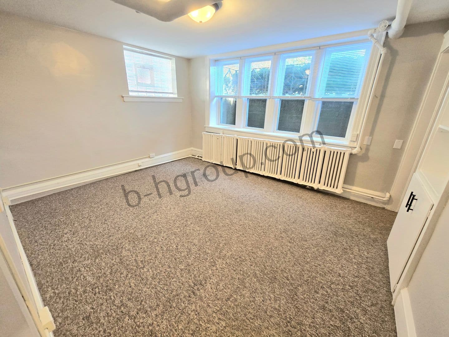 Kenosha Apartment: 811 60th St