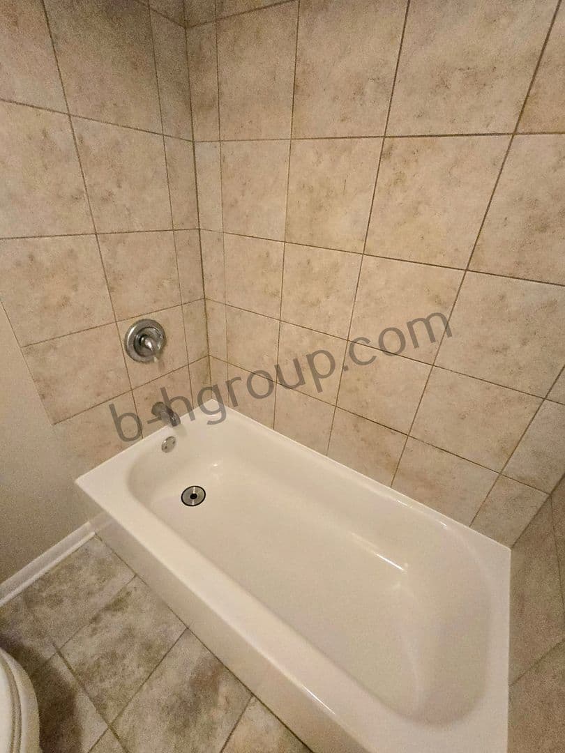 Kenosha Apartment: 5215 58th Ave