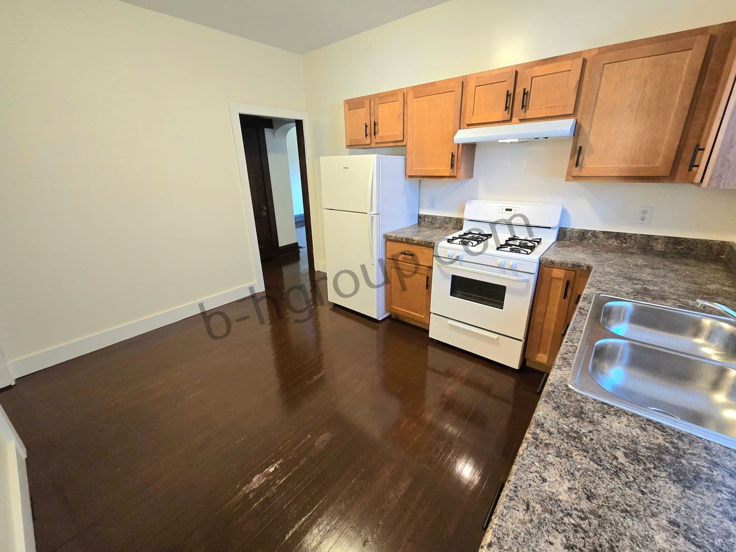 Kenosha Apartment: 6100 18th Ave