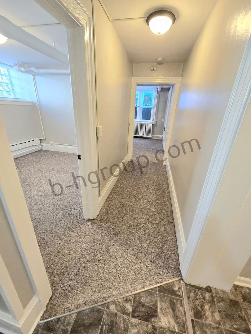 Kenosha Apartment: 811 60th St