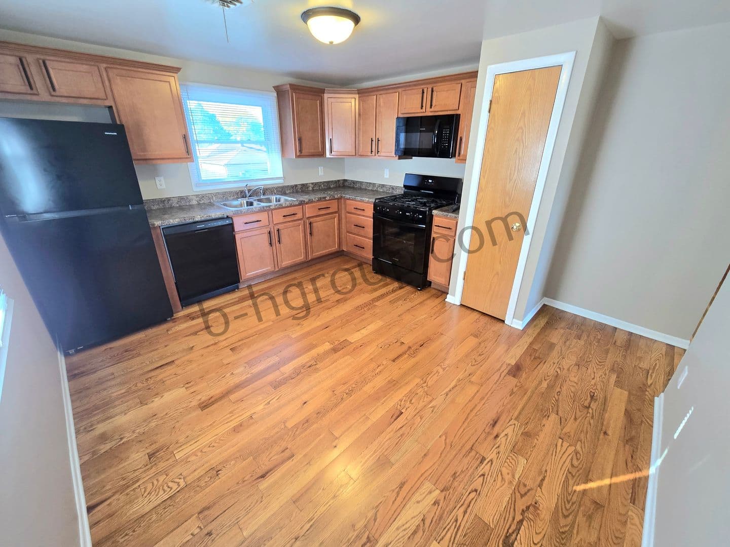 Kenosha Apartment: 2409 81st St