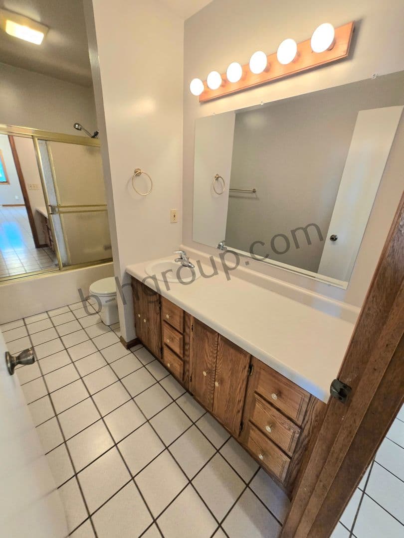 Kenosha Apartment: 4830 58th St