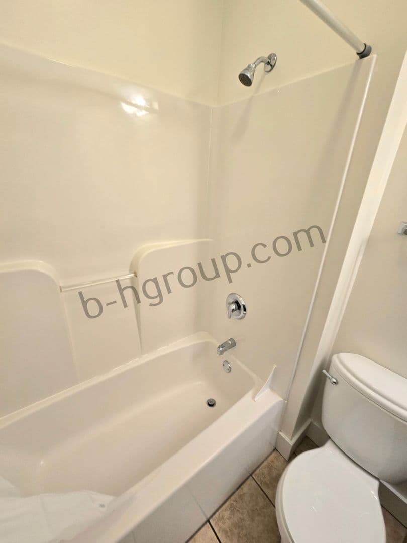 Kenosha Apartment: 6100 18th Ave