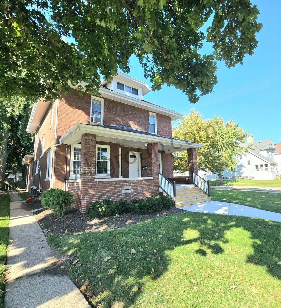 Kenosha Apartment: 6100 18th Ave