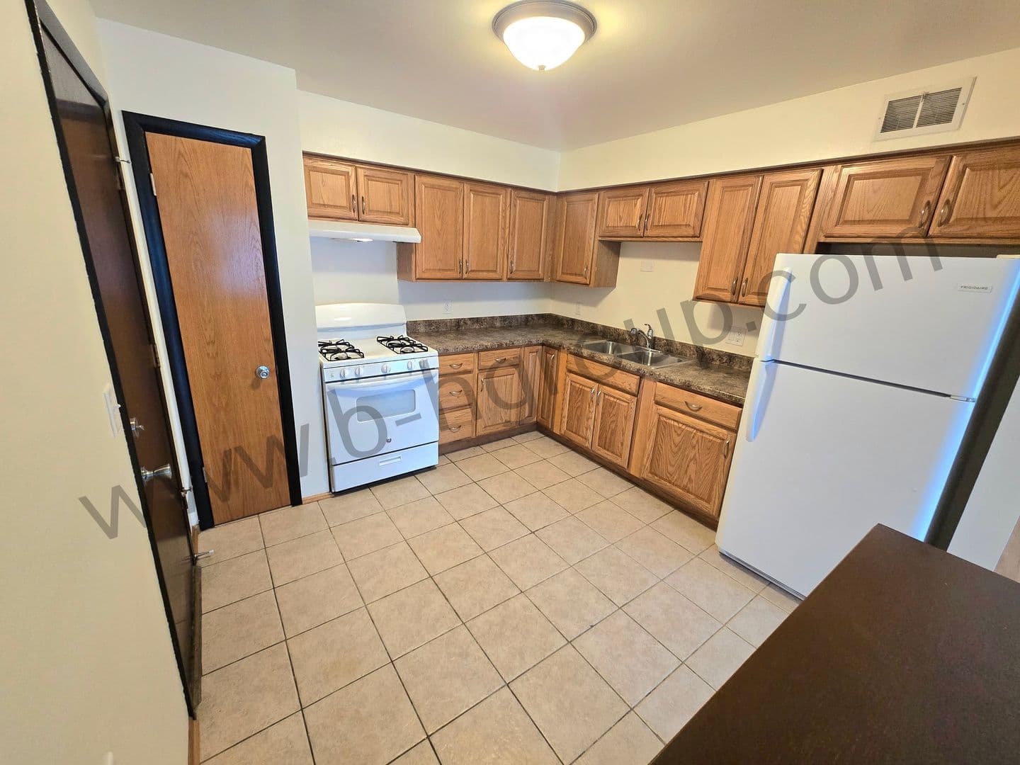 Kenosha Apartment: 2105 80th St