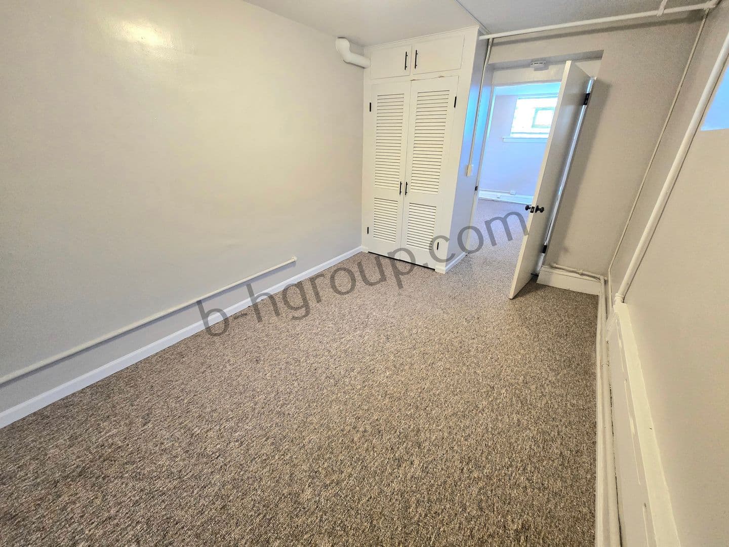 Kenosha Apartment: 811 60th St