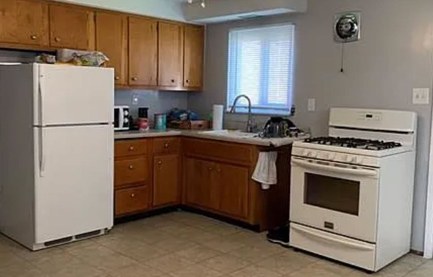 Neville Island Apartment: 7410 Grand Ave