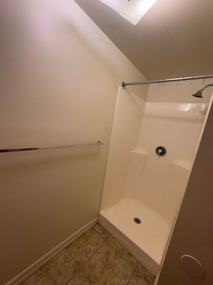 Slippery Rock Apartment: 215 Cornish Dr