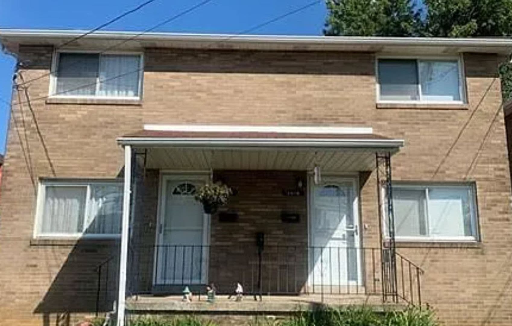 Neville Island Apartment: 7410 Grand Ave