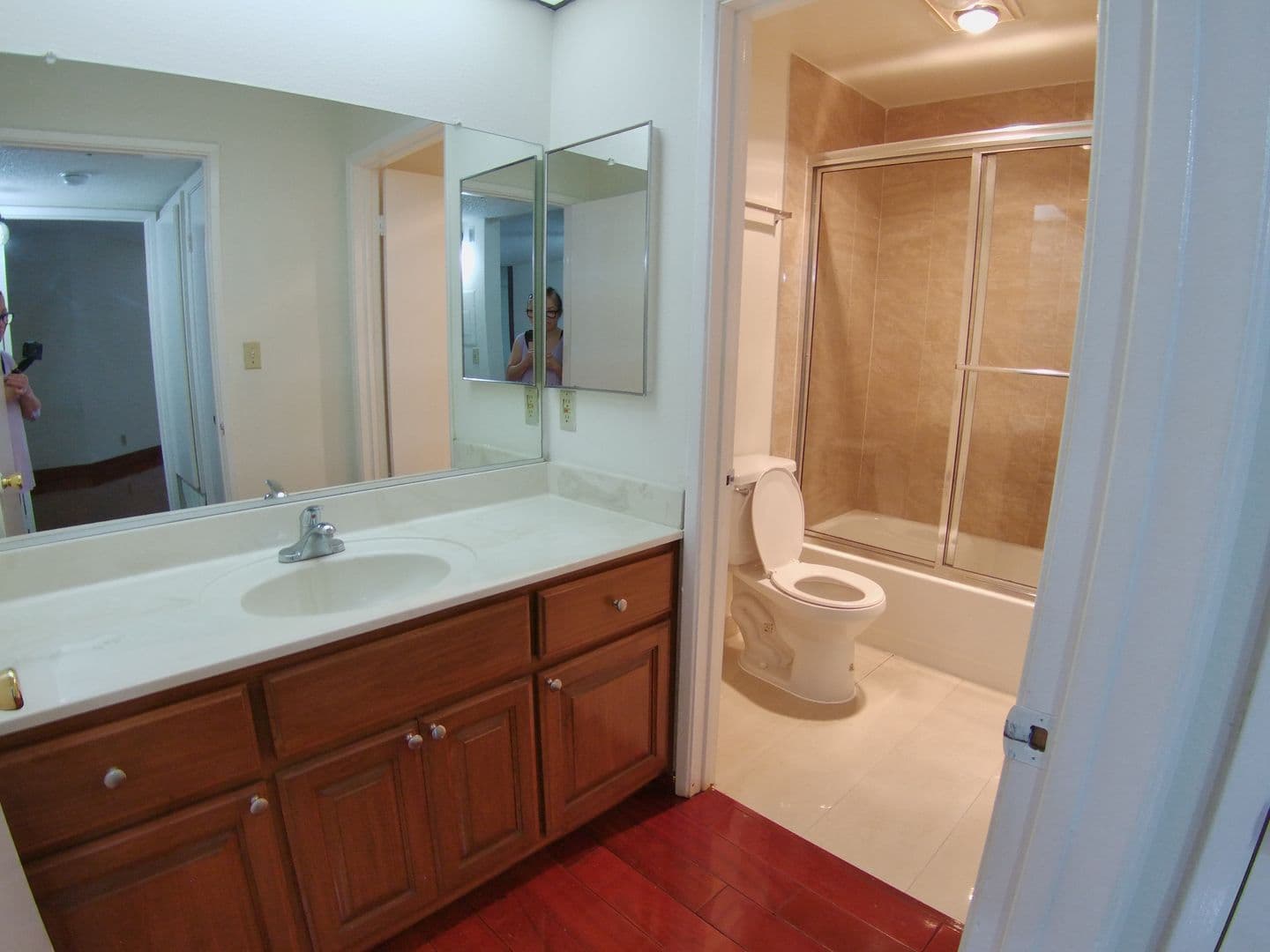 Los Angeles Apartment: 424 Veteran Avenue
