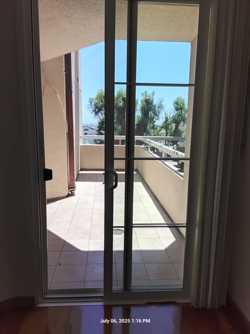 Los Angeles Apartment: 10811 Ashton Ave.