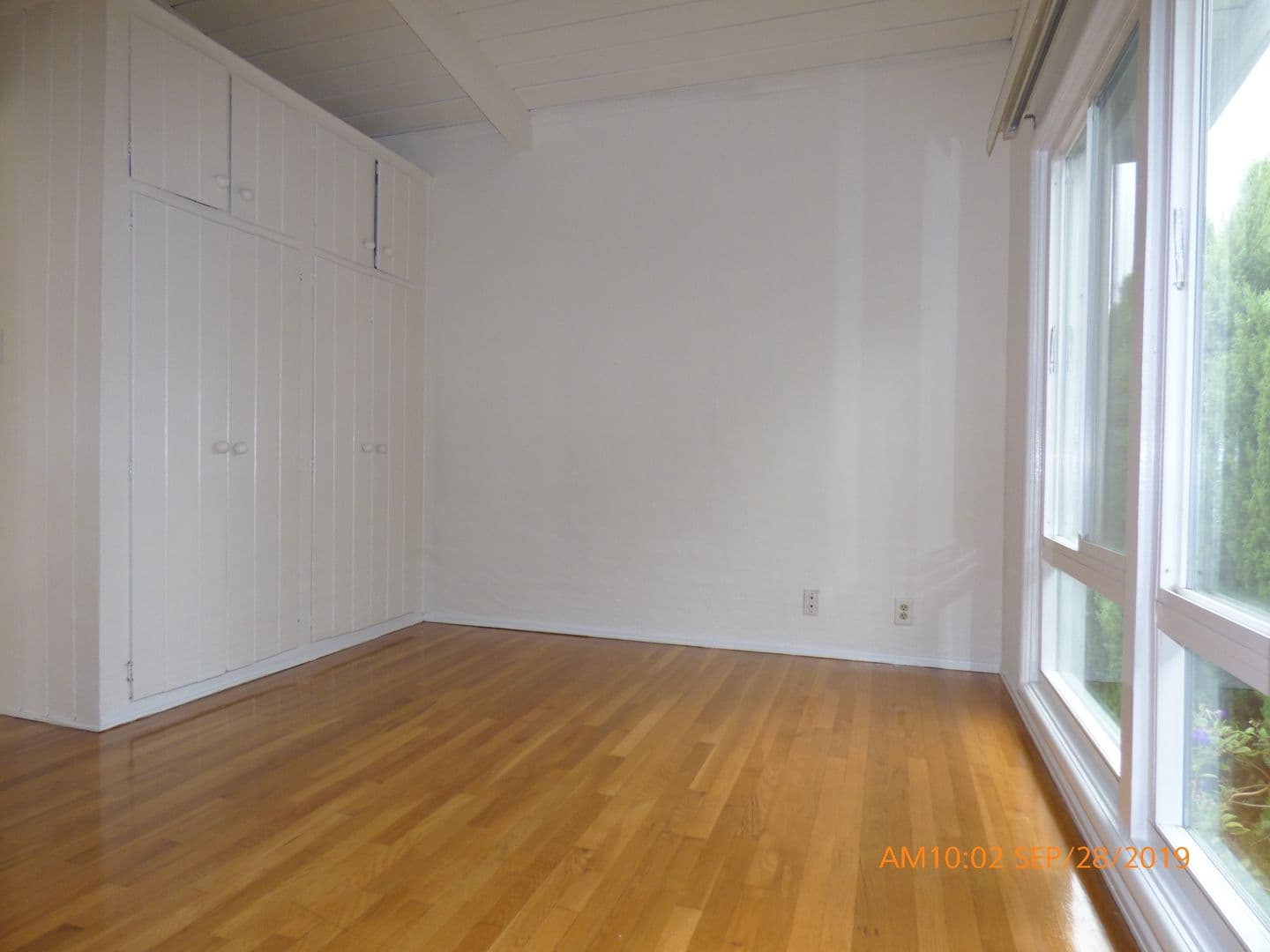 Los Angeles Apartment: 237-245 1/2 Church Lane