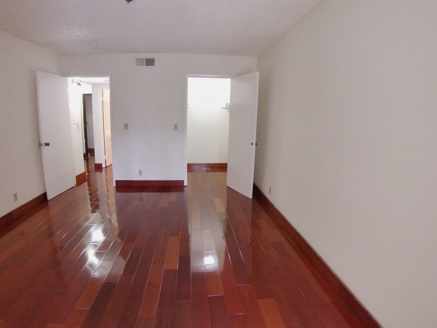 Los Angeles Apartment: 424 Veteran Avenue