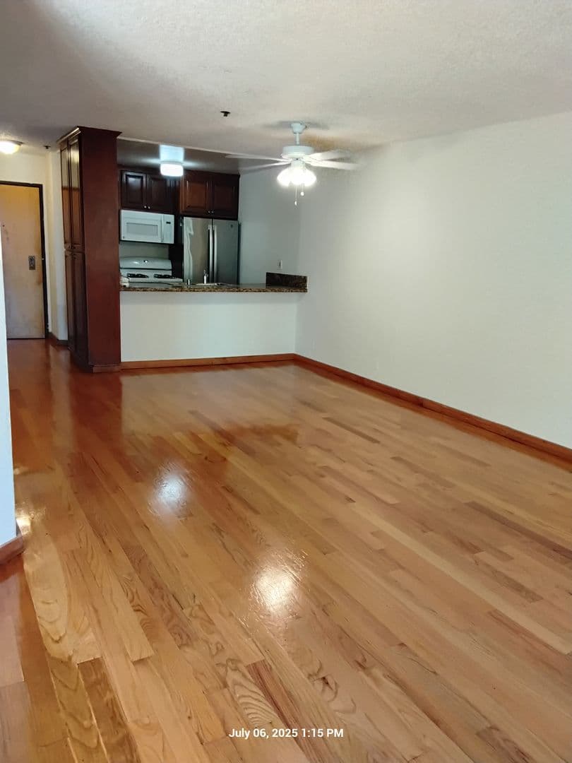 Los Angeles Apartment: 10811 Ashton Ave.