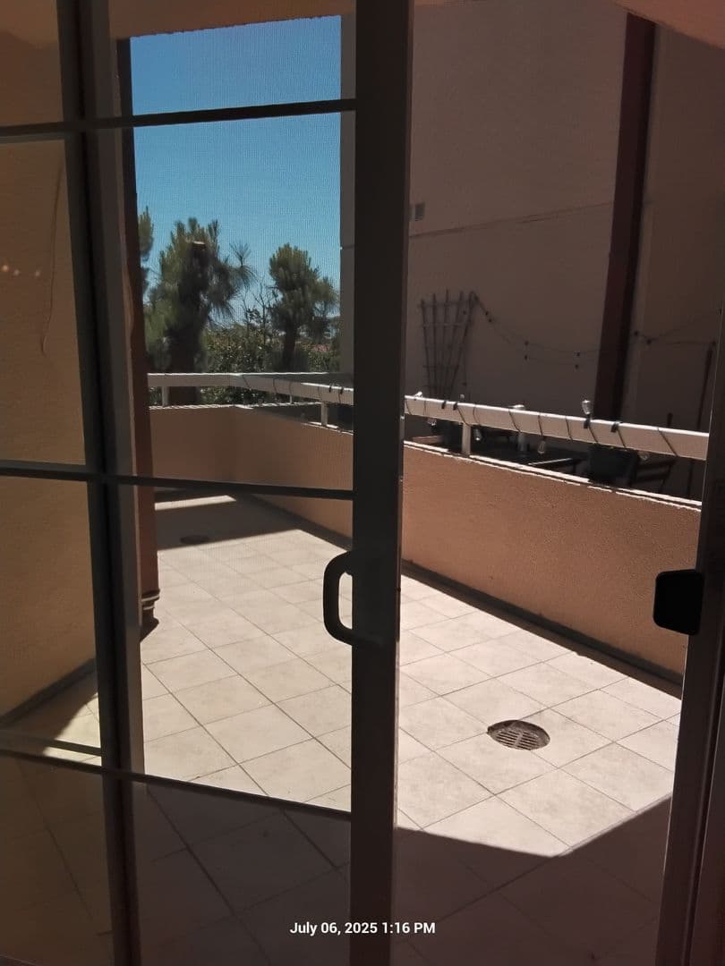 Los Angeles Apartment: 10811 Ashton Ave.