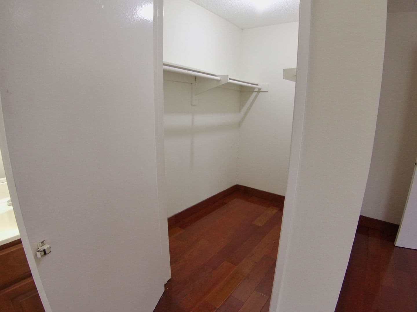 Los Angeles Apartment: 424 Veteran Avenue