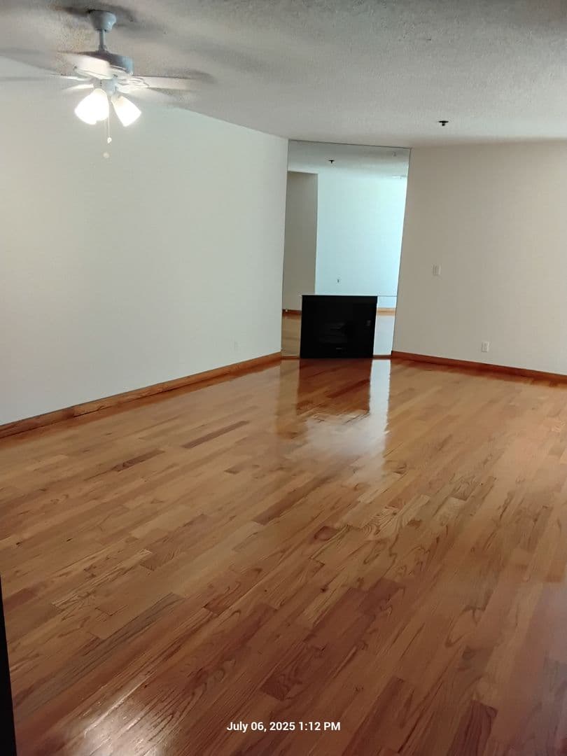 Los Angeles Apartment: 10811 Ashton Ave.