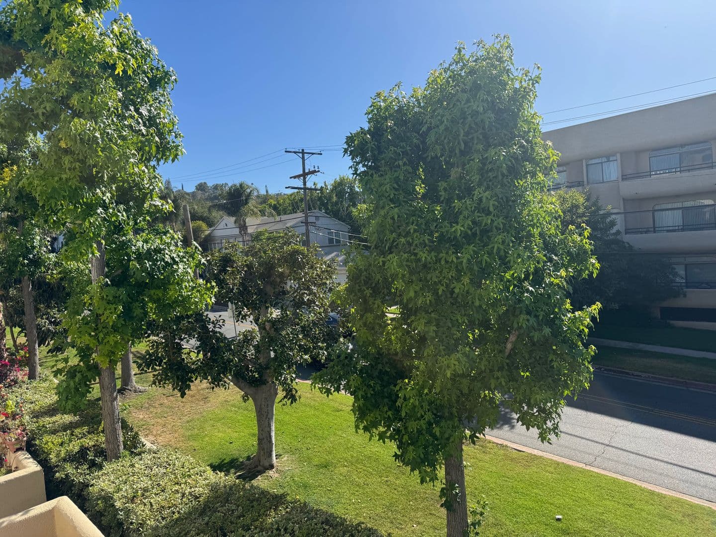 Sherman Oaks Apartment: 4300 Beverly Glen Blvd.