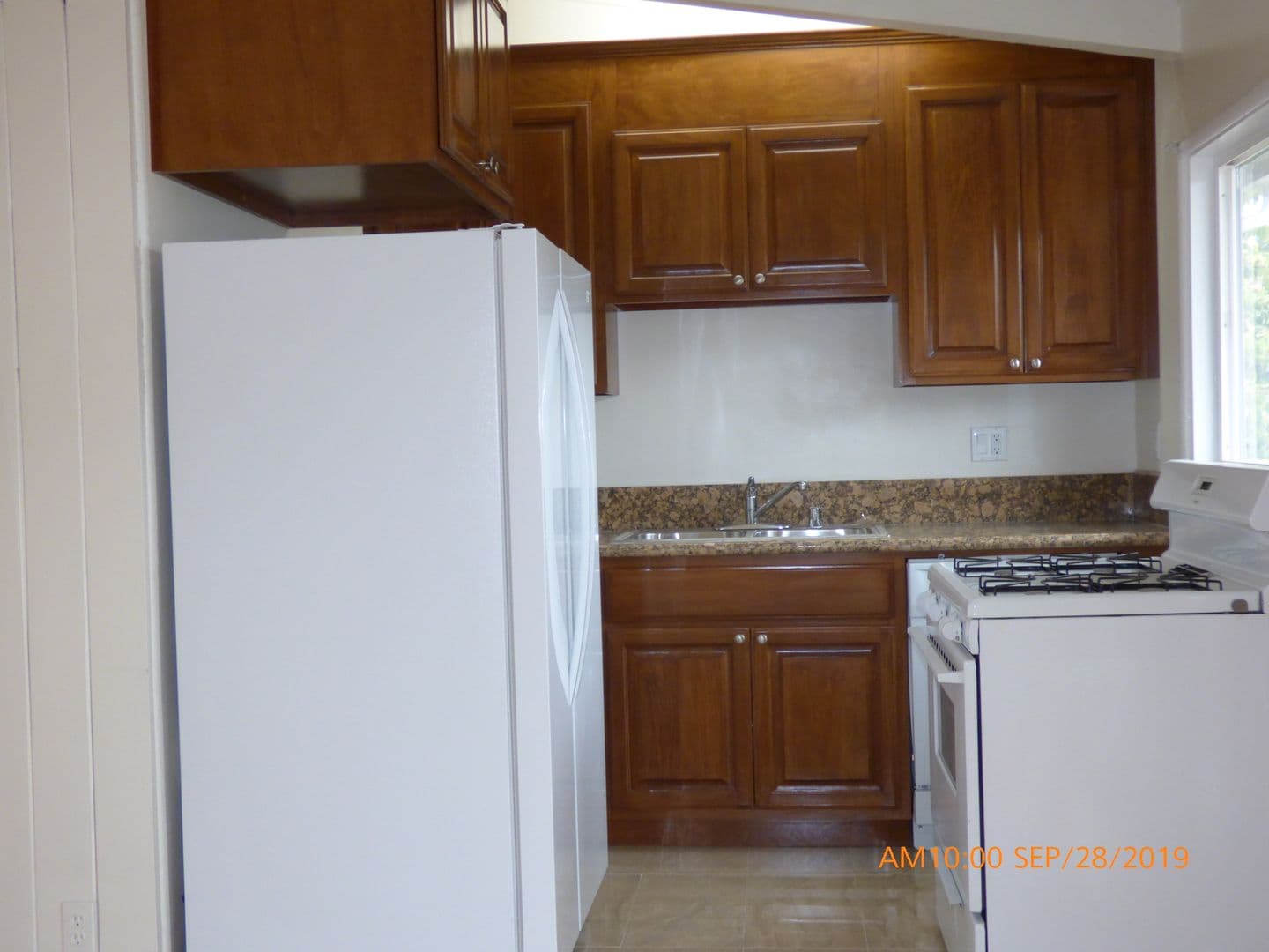 Los Angeles Apartment: 237-245 1/2 Church Lane