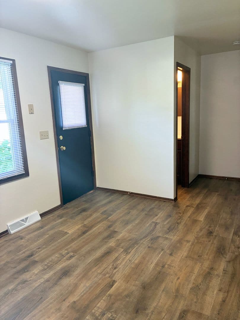 Waukesha Townhome: 1622 S. Prairie Avenue