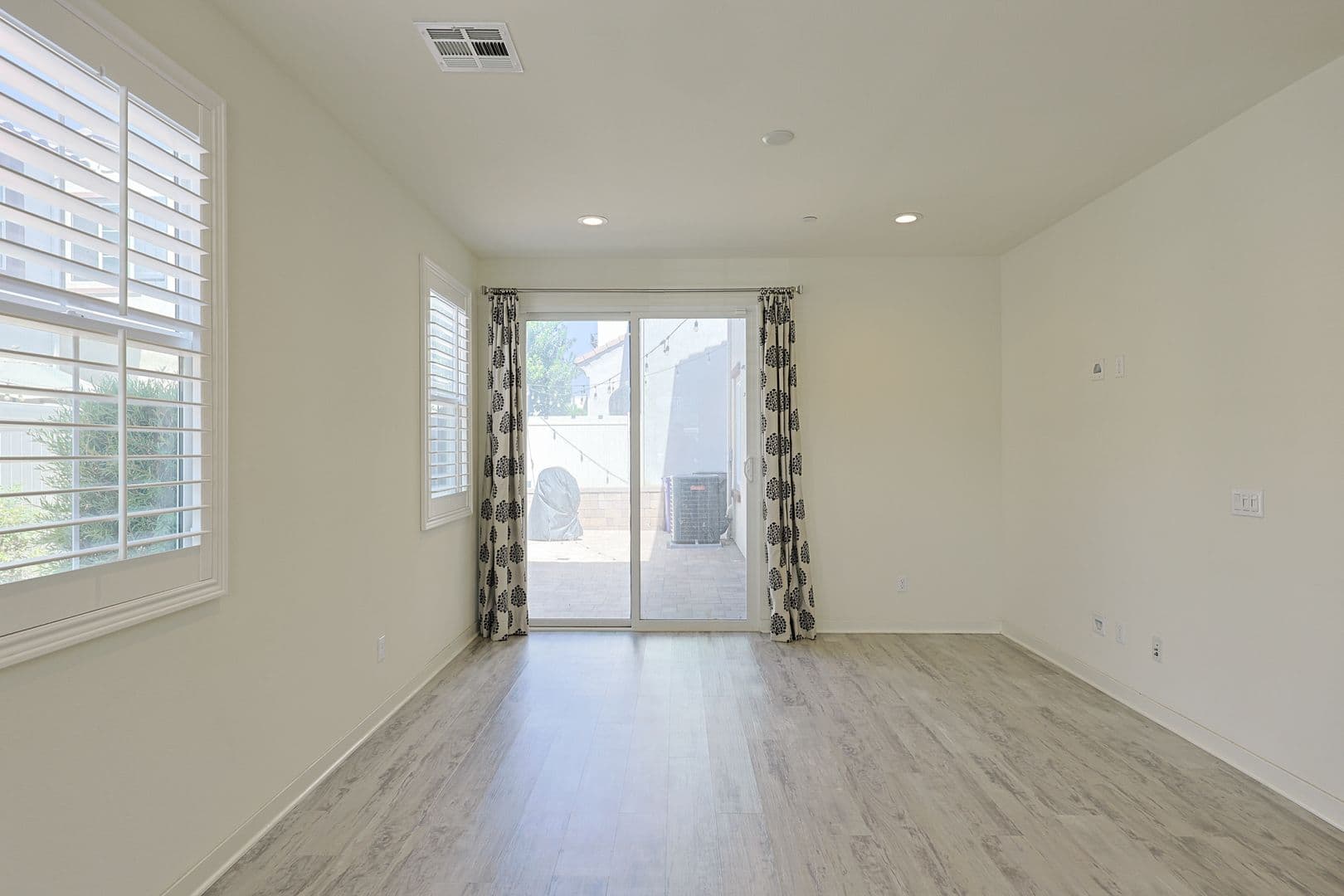 Oceanside House: 4110 Mission Tree Way