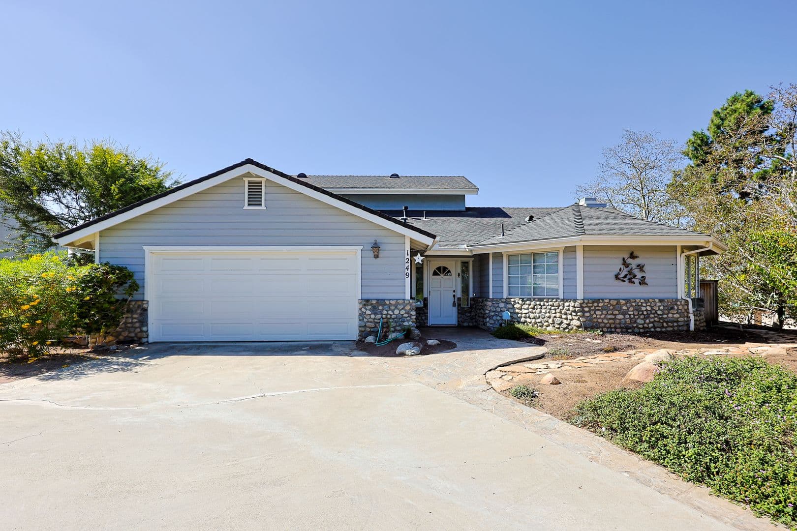 Vista House: 1249 Girard Ct