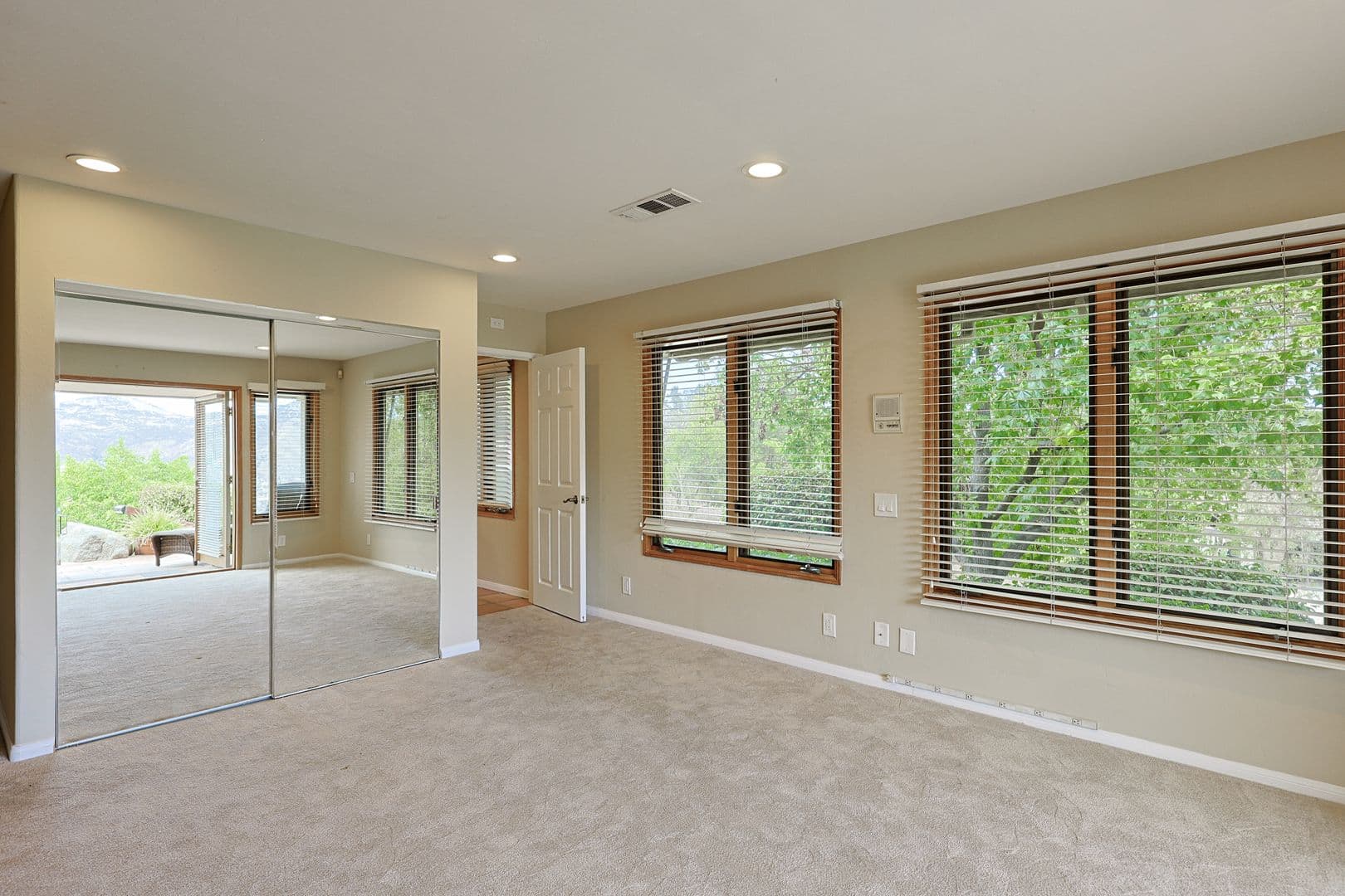 El Cajon Apartment: 10610 Quail Canyon Rd