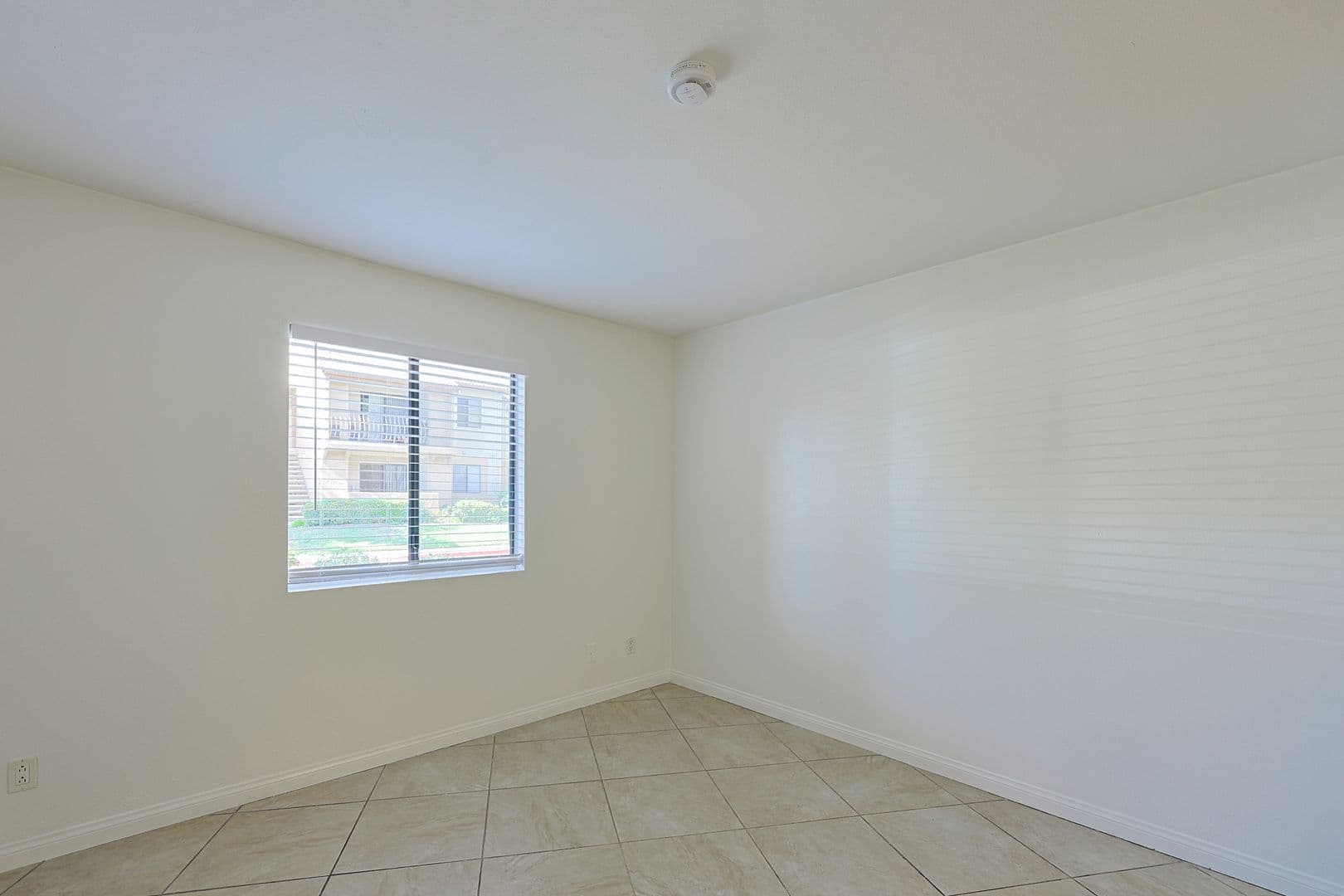El Cajon House: 12190 Cuyamaca College Dr E #1301