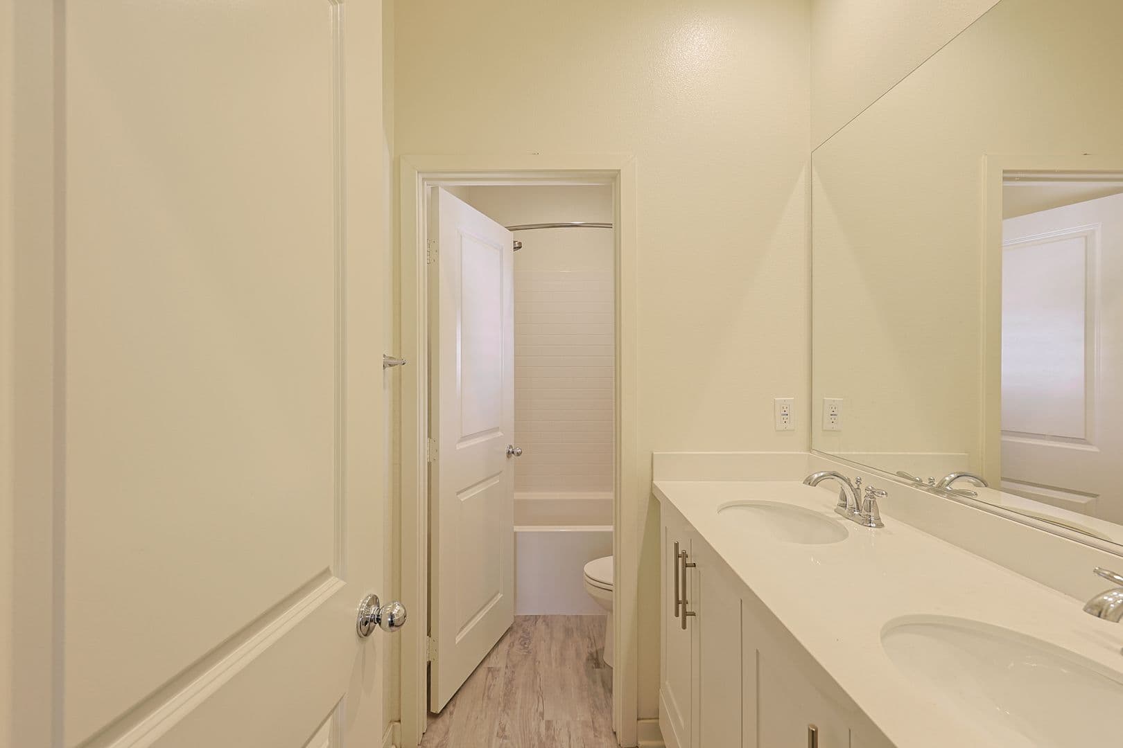 Oceanside House: 4110 Mission Tree Way
