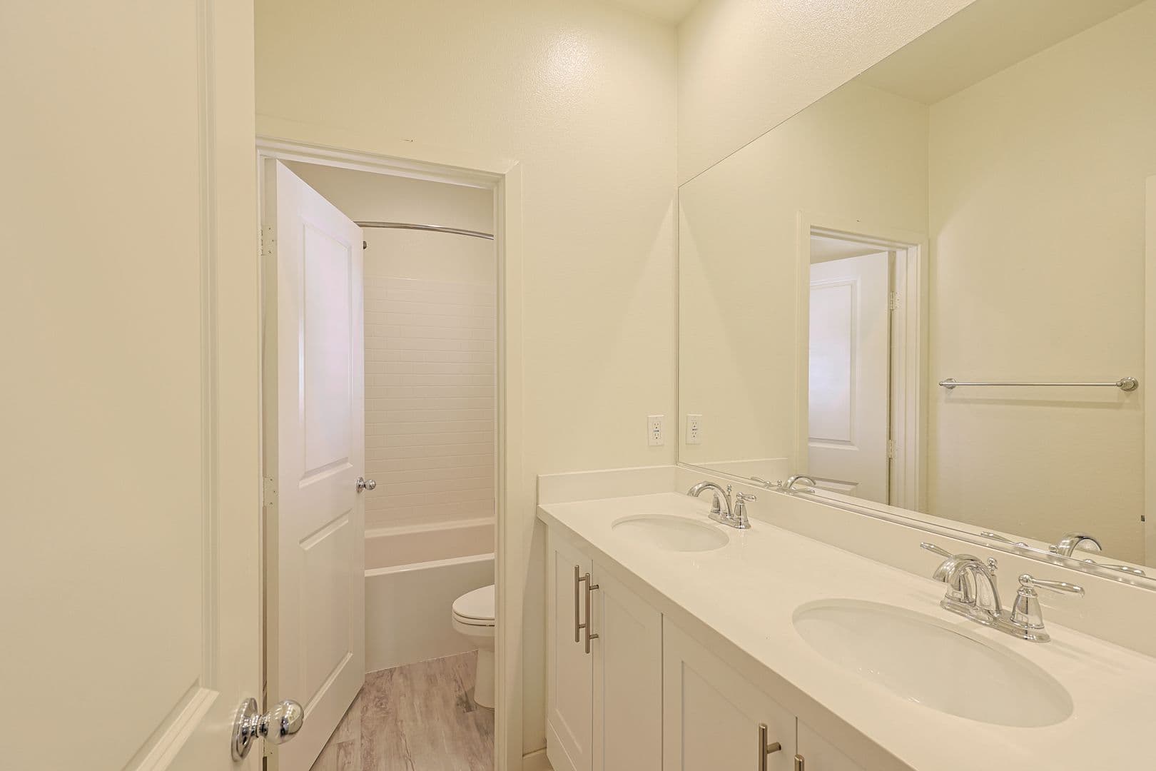 Oceanside House: 4110 Mission Tree Way