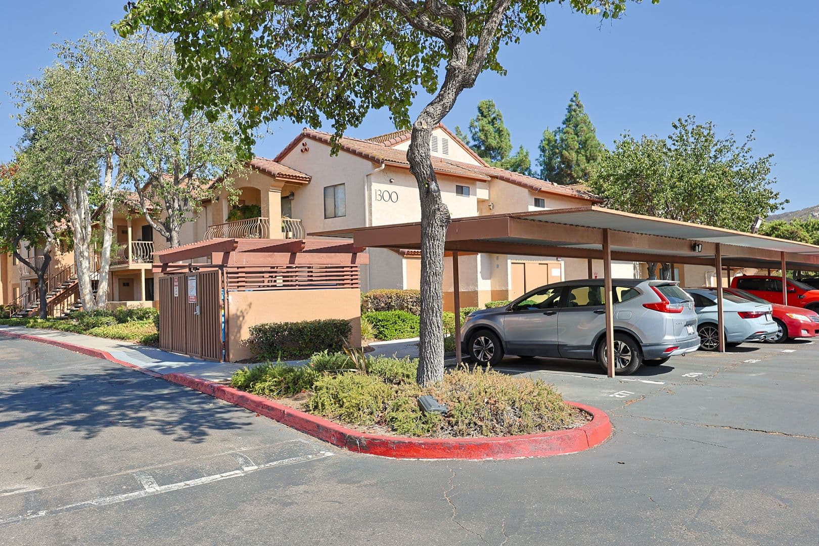 El Cajon House: 12190 Cuyamaca College Dr E #1301