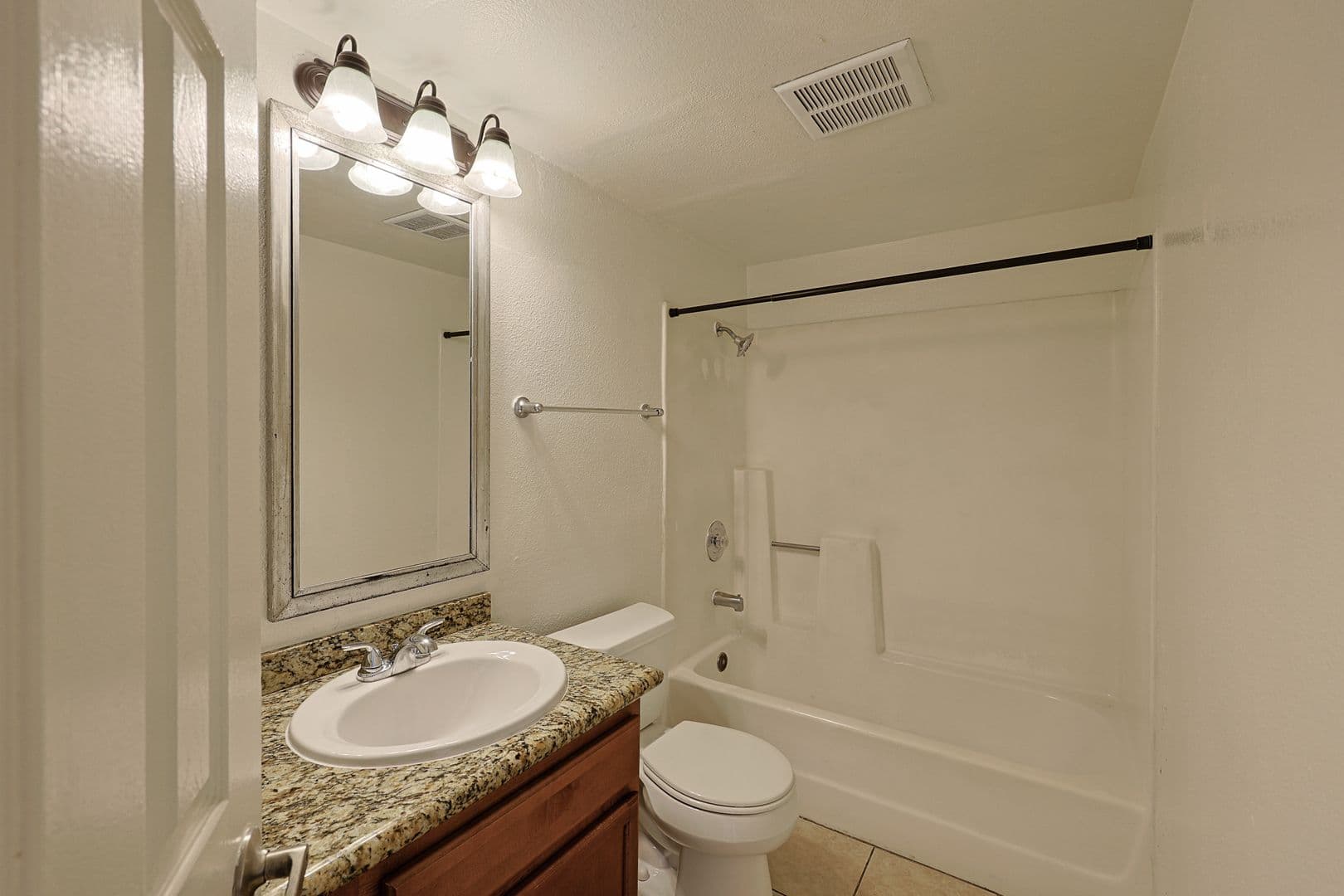 El Cajon House: 12190 Cuyamaca College Dr E #1301