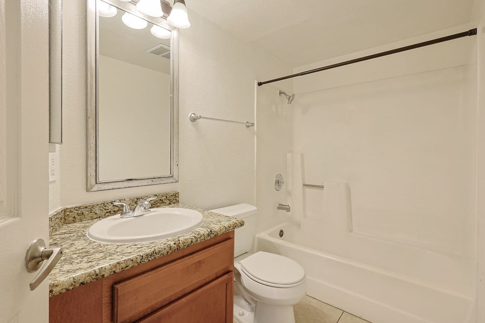 El Cajon House: 12190 Cuyamaca College Dr E #1301
