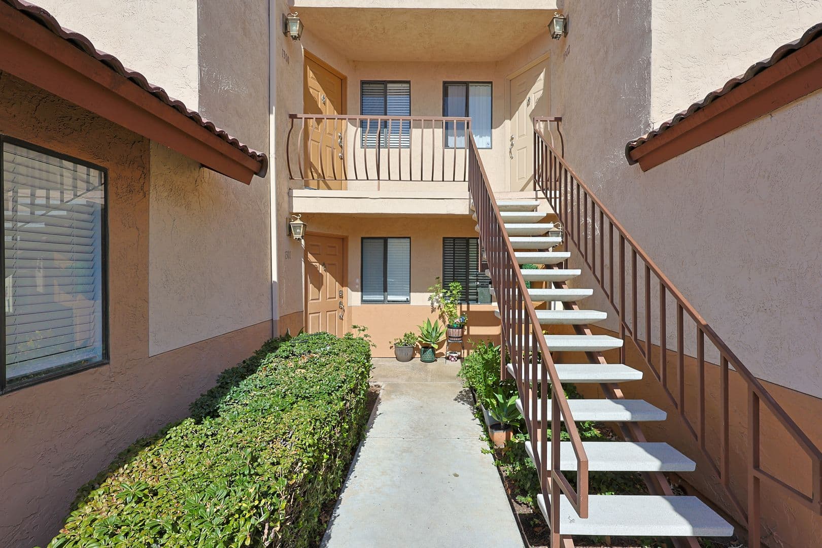 El Cajon House: 12190 Cuyamaca College Dr E #1301
