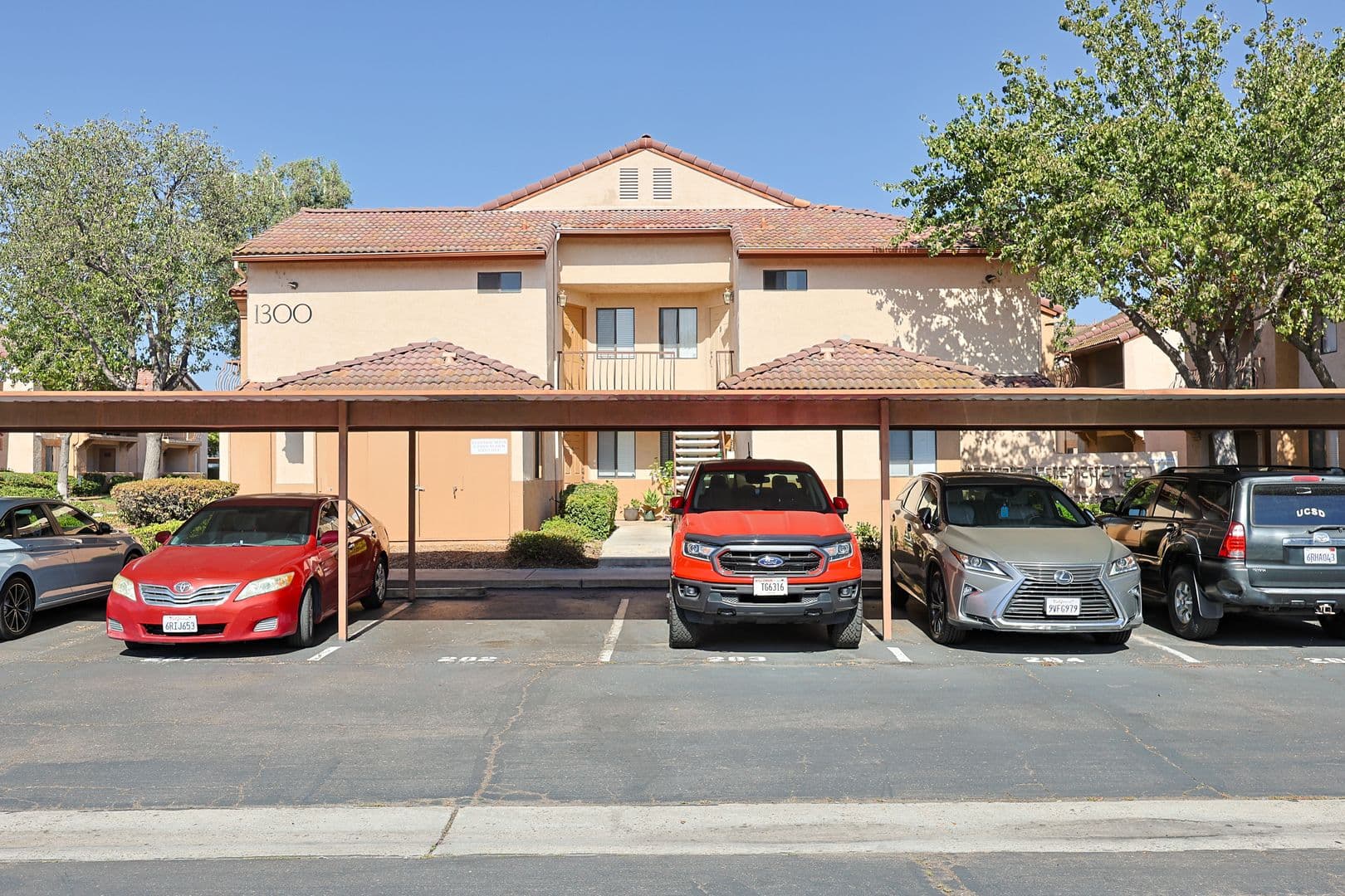 El Cajon House: 12190 Cuyamaca College Dr E #1301