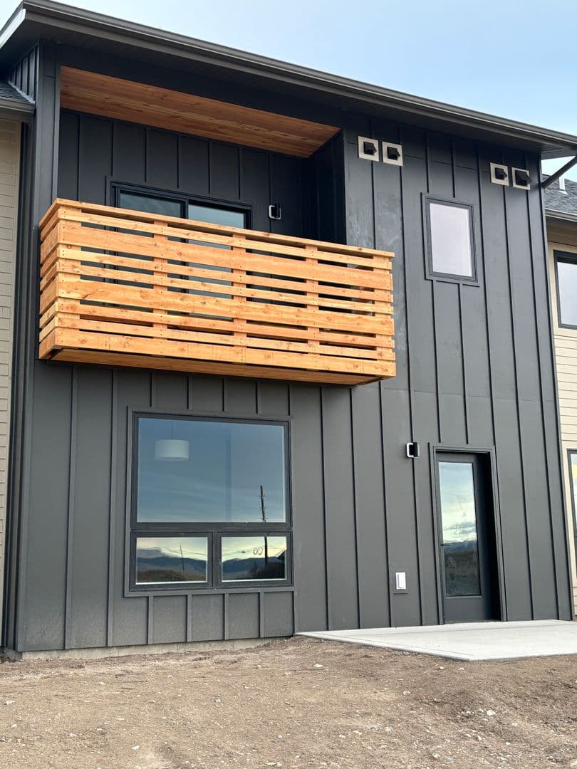 Helena Apartment: 2328 Shorthorn Ave.