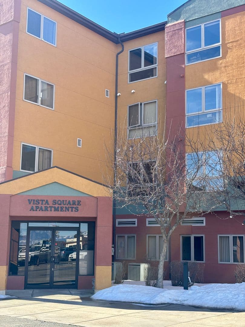 Helena Apartment: 1701 Prospect Ave. - Vista Square Apartments