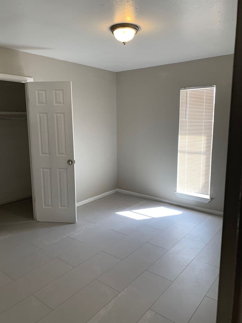 Lubbock Apartment: Boston and 44th St