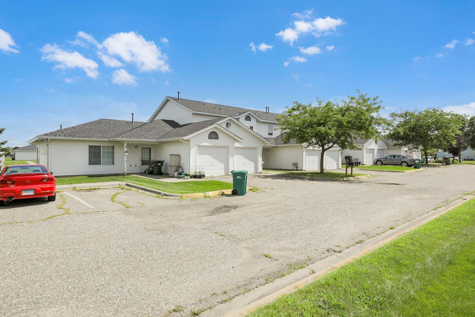 GLENCOE Apartment: 2401 14TH ST E