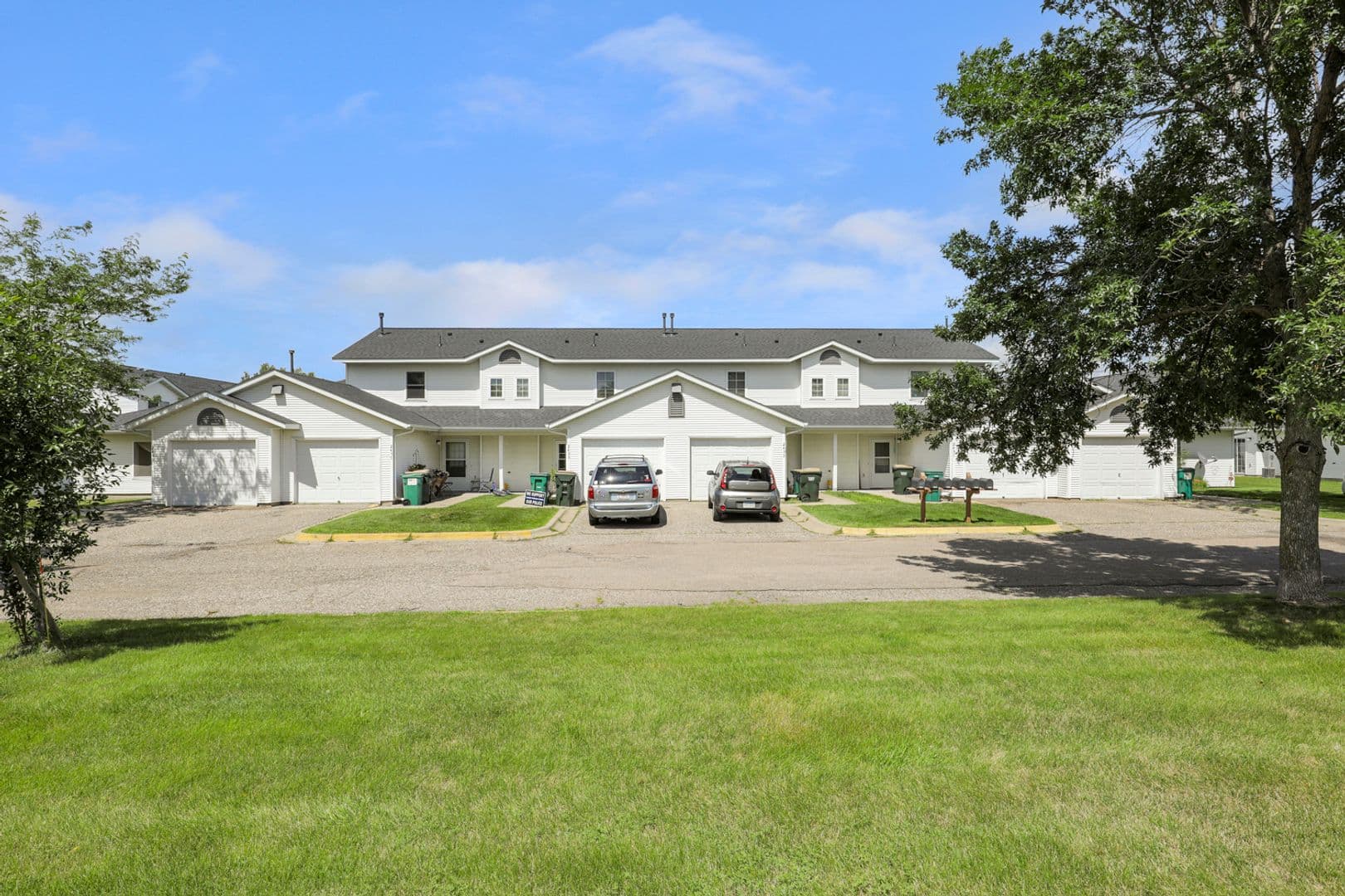 GLENCOE Apartment: 2401 14TH ST E