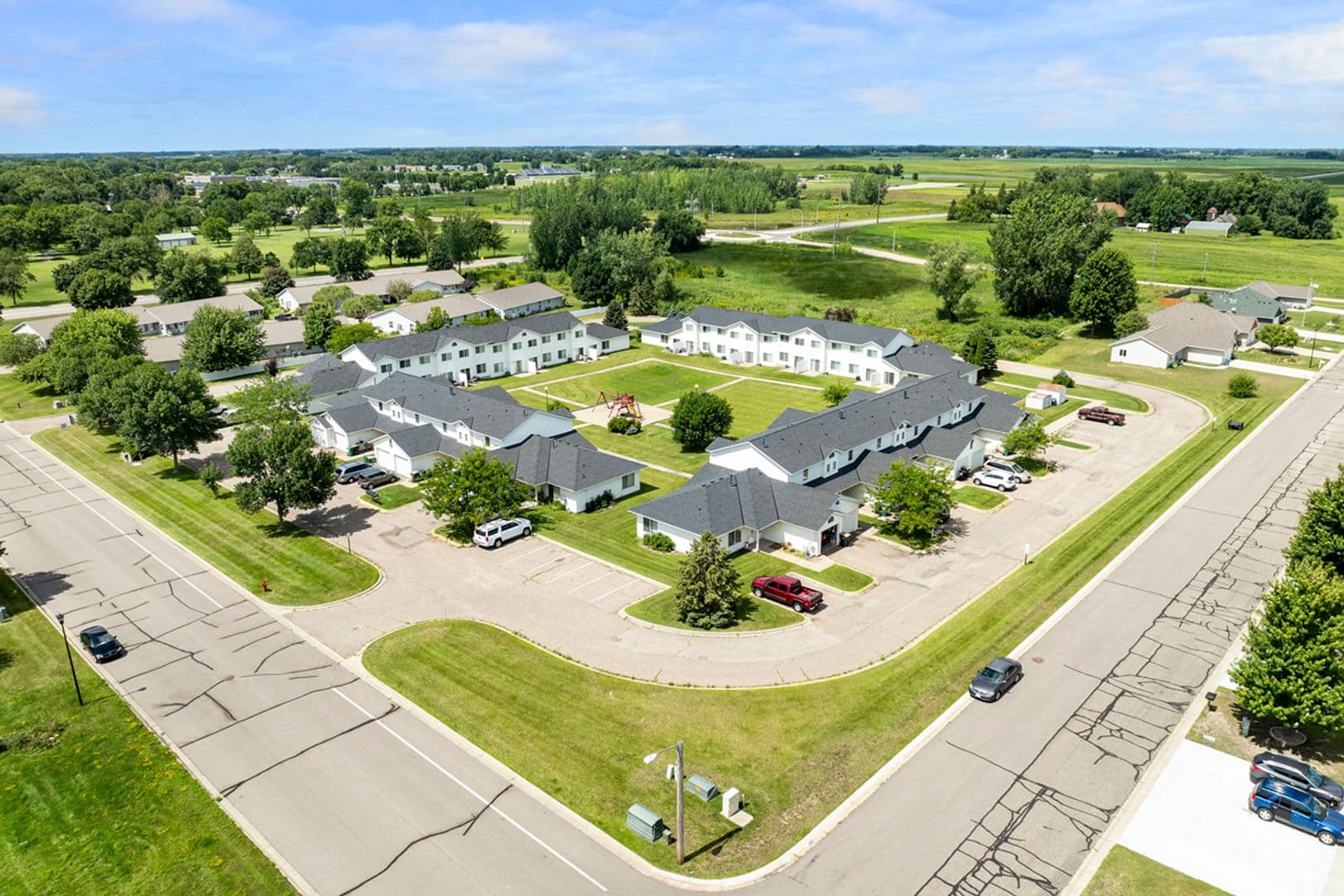 GLENCOE Apartment: 2401 14TH ST E