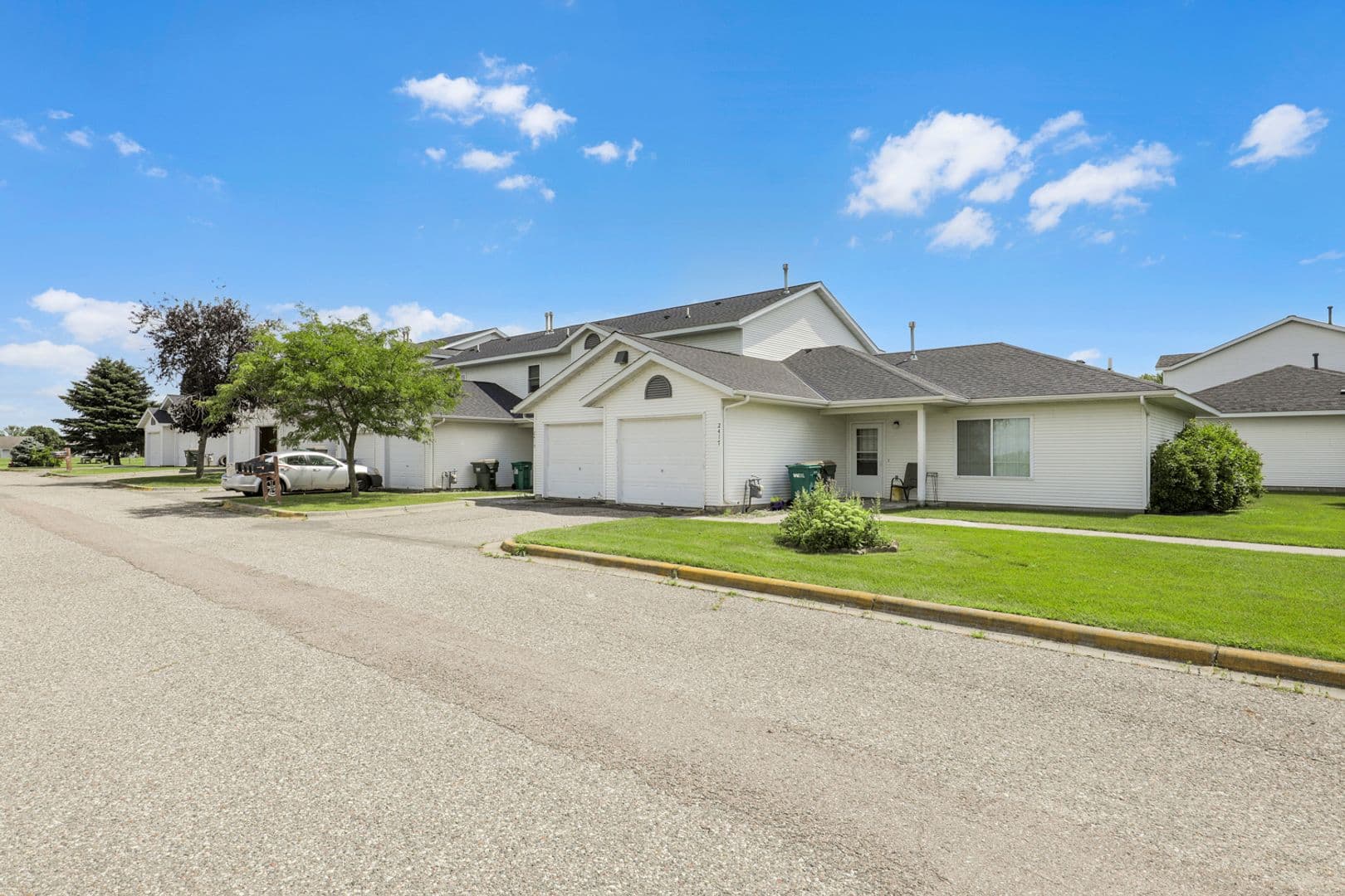 GLENCOE Apartment: 2401 14TH ST E
