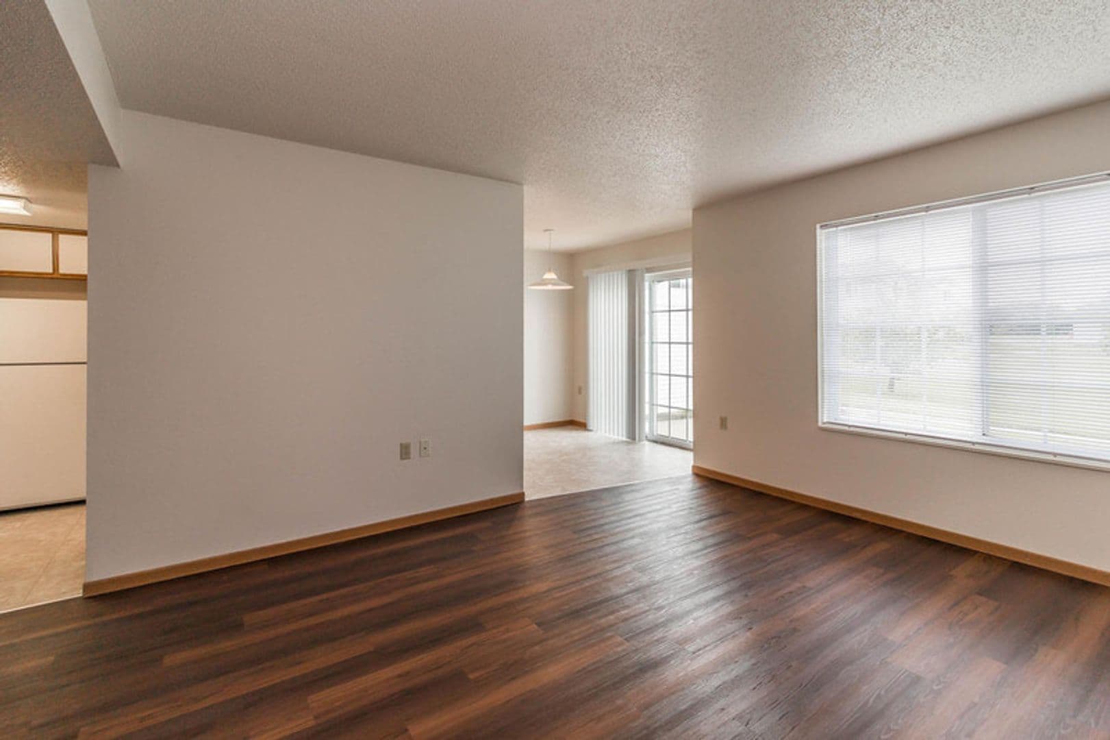 GLENCOE Apartment: 2401 14TH ST E