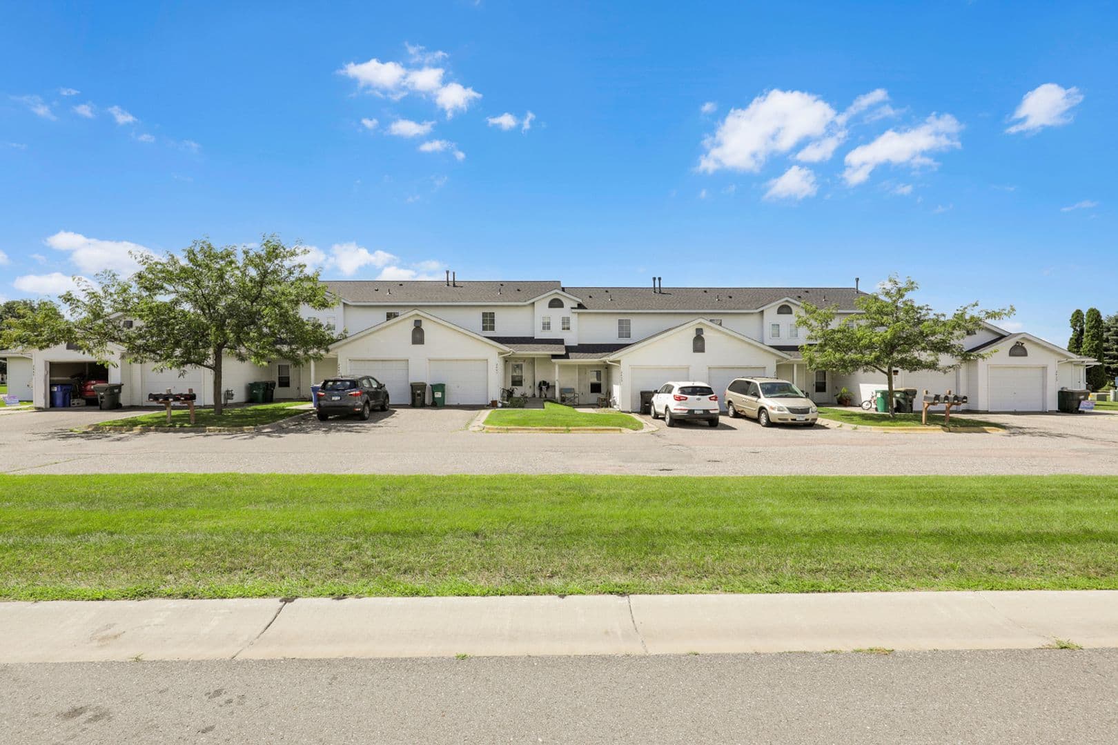 GLENCOE Apartment: 2401 14TH ST E